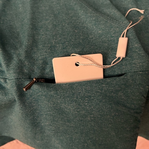 Bench hoodie - Picture 7 of 7